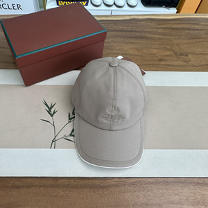 clear stock loro piana hat
